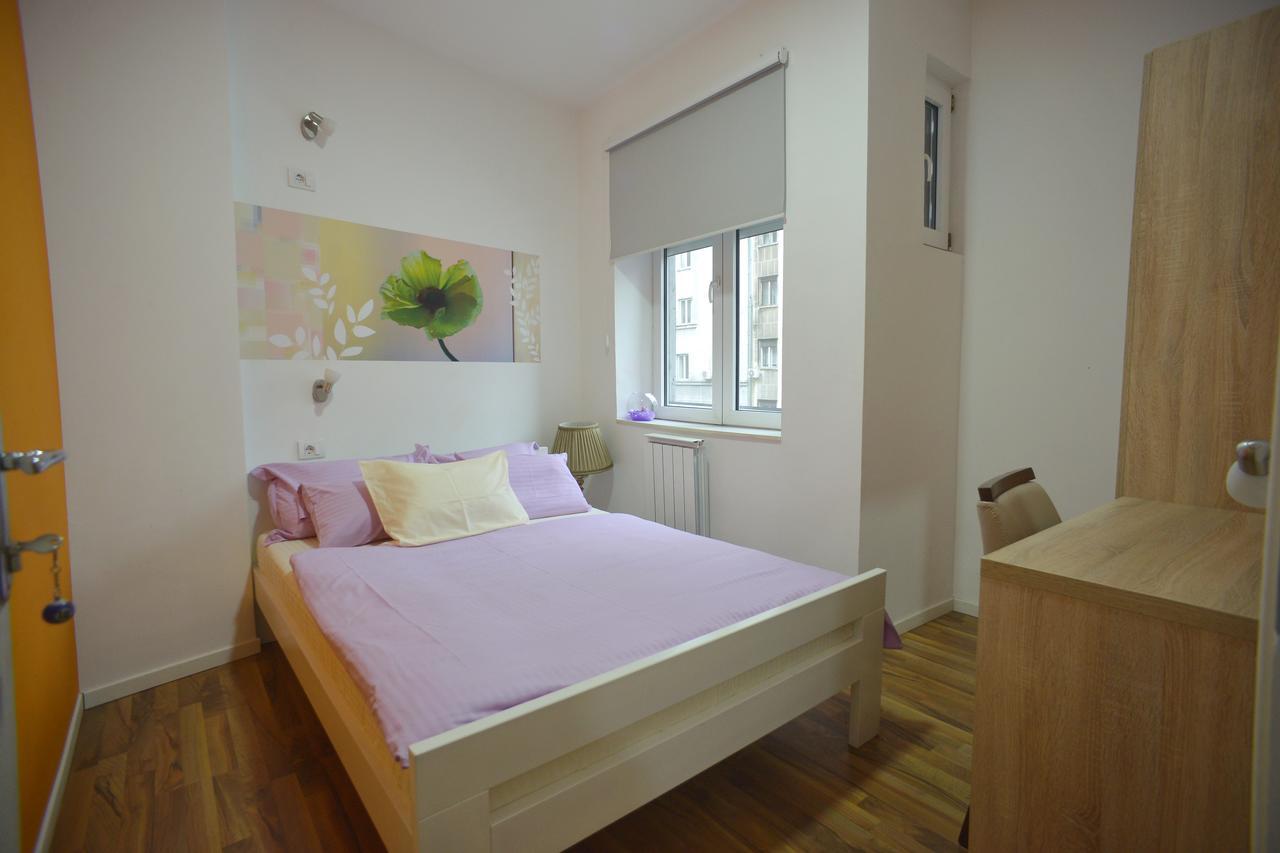Stella Di Notte Hostel เบลเกรด ภายนอก รูปภาพ