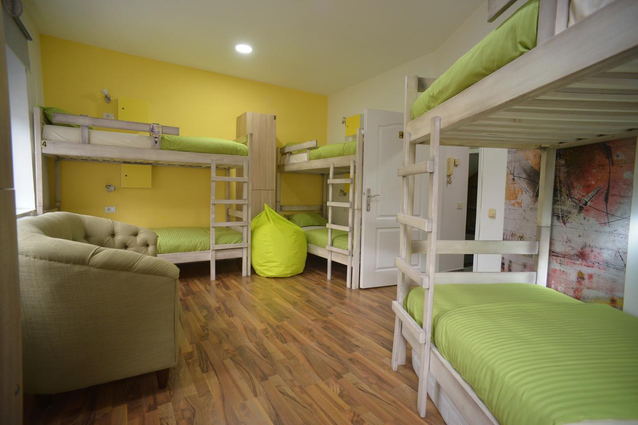 Stella Di Notte Hostel เบลเกรด ภายนอก รูปภาพ