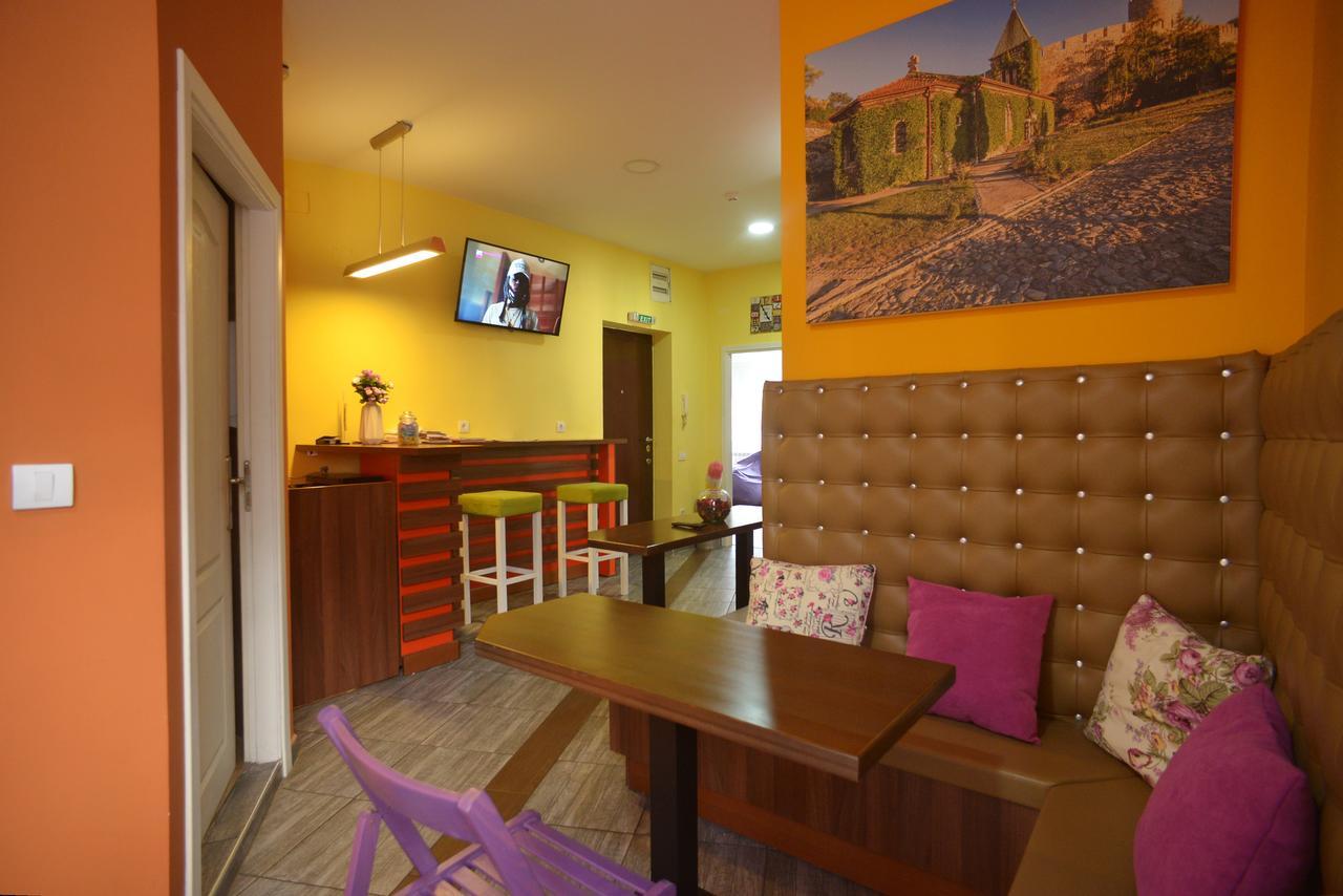 Stella Di Notte Hostel เบลเกรด ภายนอก รูปภาพ