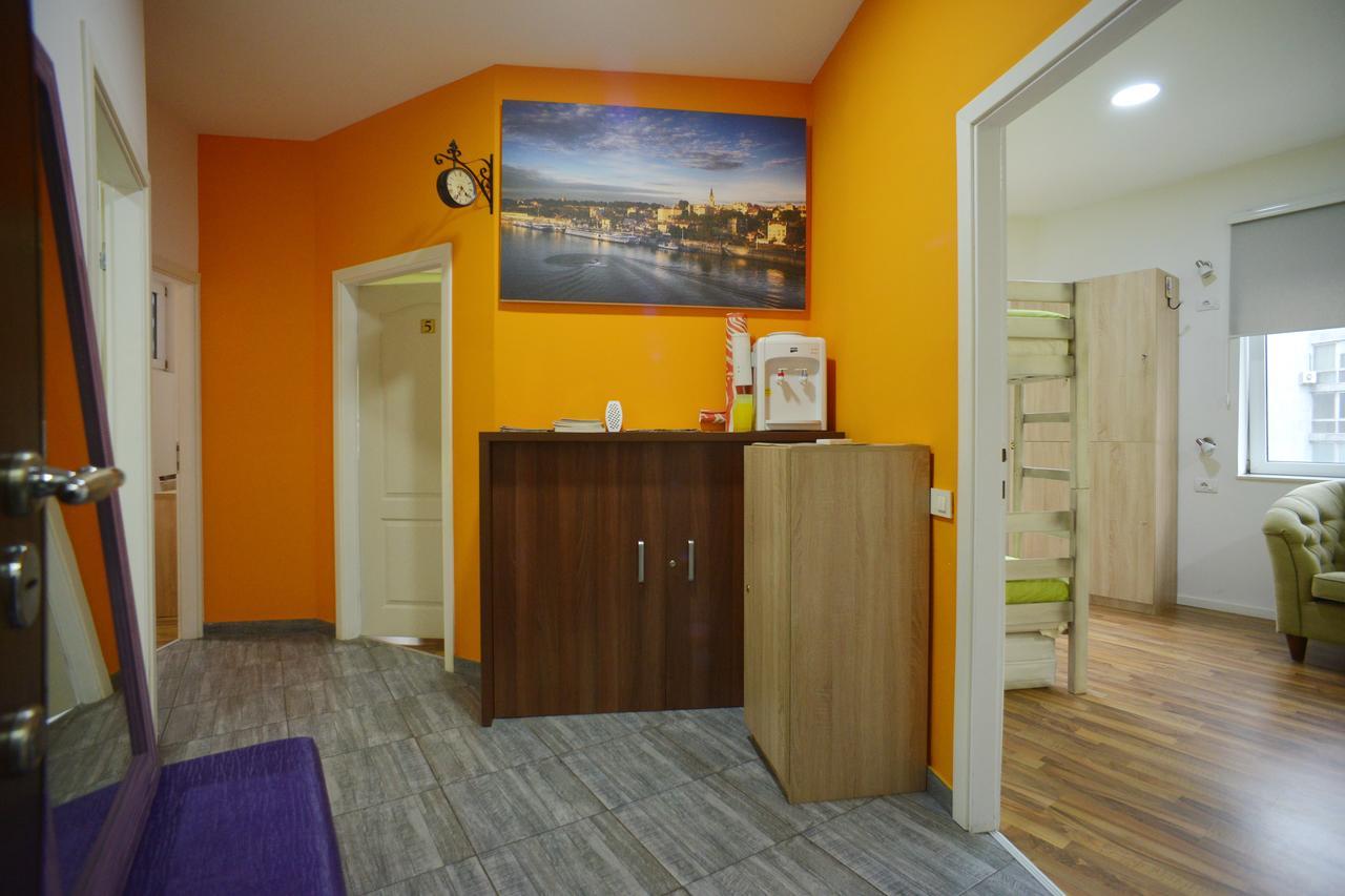 Stella Di Notte Hostel เบลเกรด ภายนอก รูปภาพ