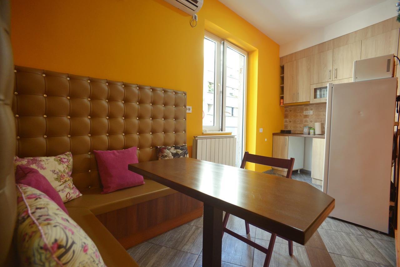 Stella Di Notte Hostel เบลเกรด ภายนอก รูปภาพ