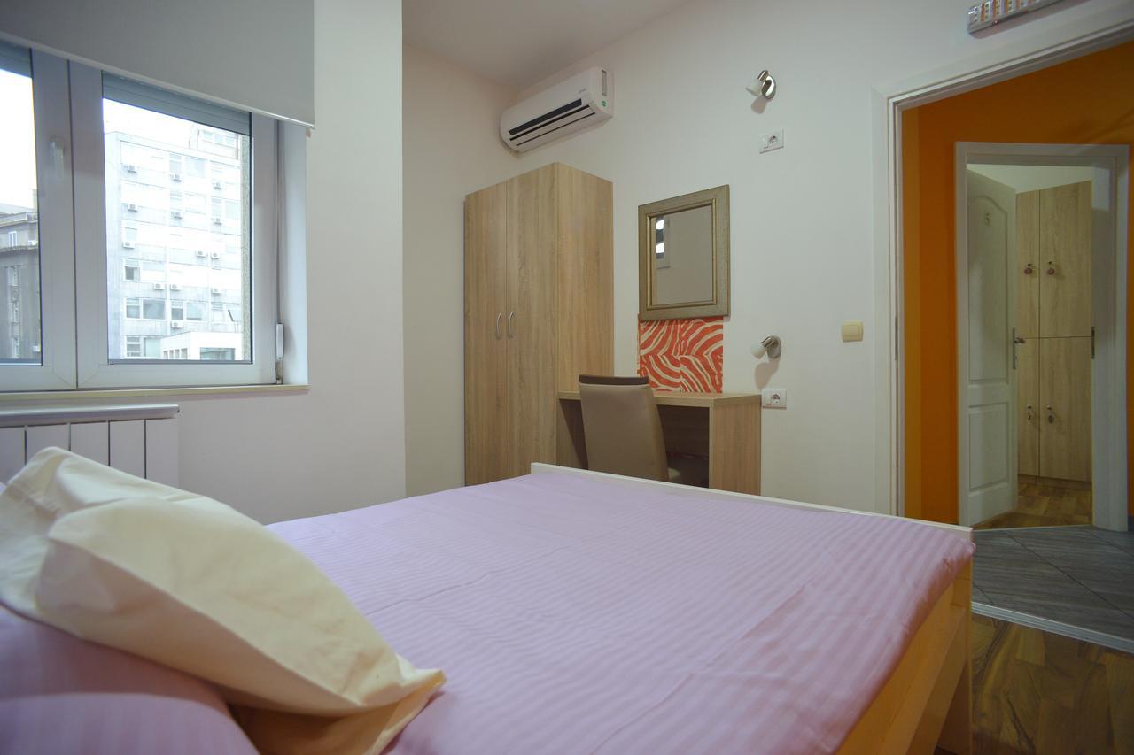 Stella Di Notte Hostel เบลเกรด ภายนอก รูปภาพ