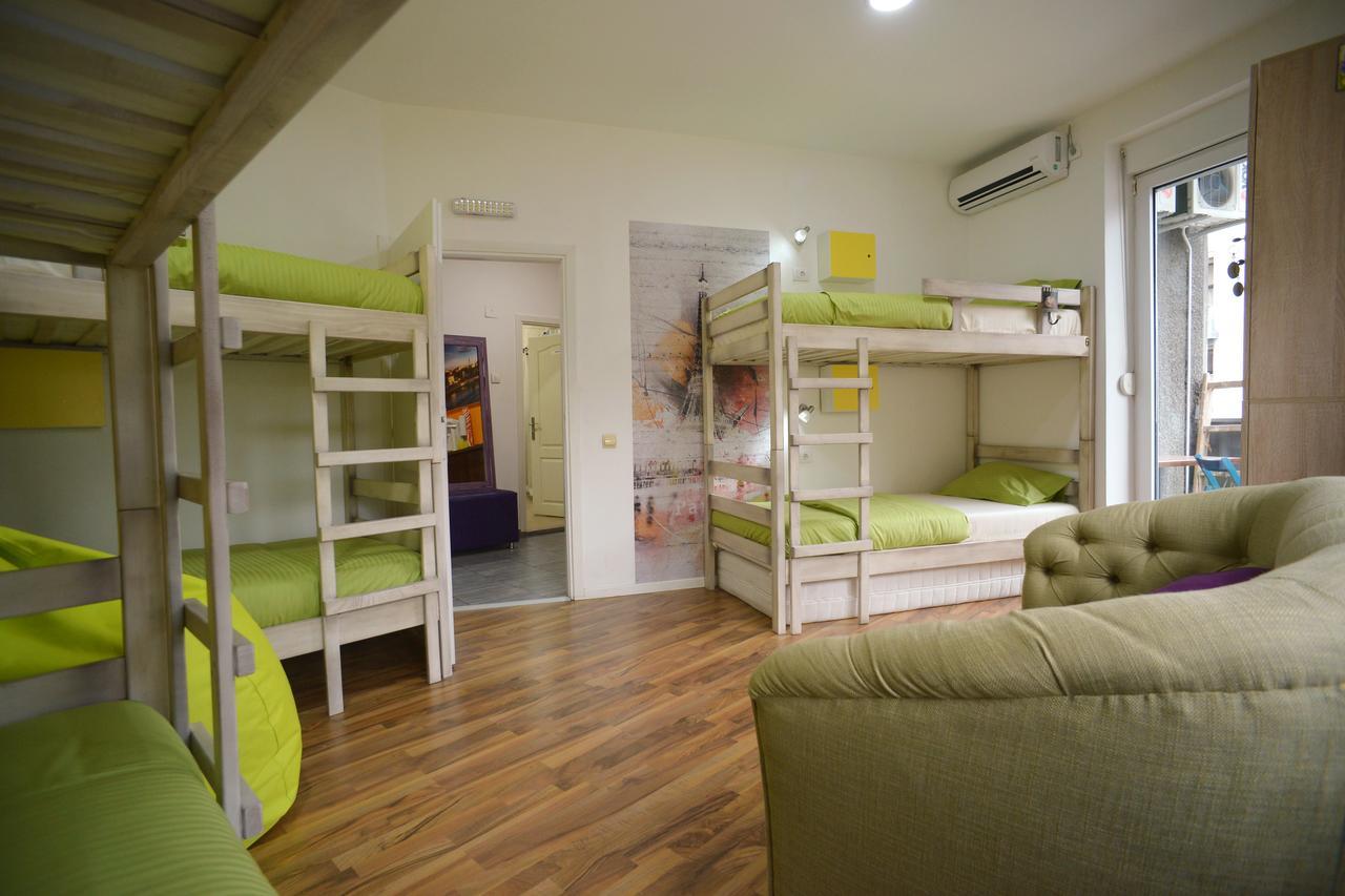 Stella Di Notte Hostel เบลเกรด ภายนอก รูปภาพ